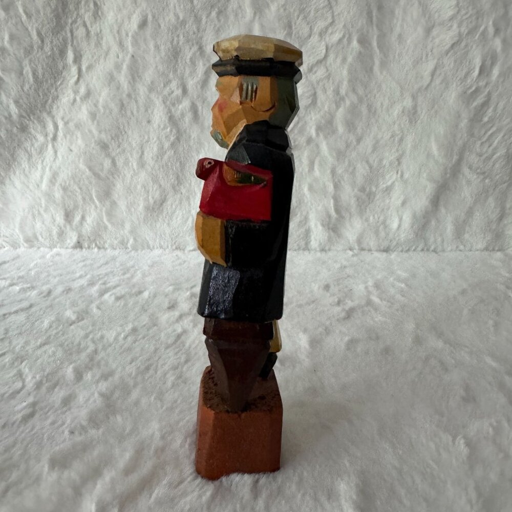 Vintage Handcrafted Wooden Sea Captain Figurine With Parrot Peg Leg Bottle Rum - Picture 5 of 8